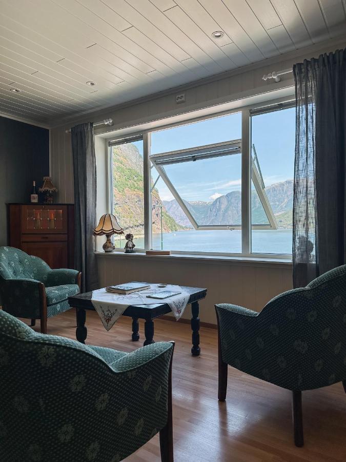 Svingen Guesthouse - Panoramic Fjord Views In Флам Экстерьер фото