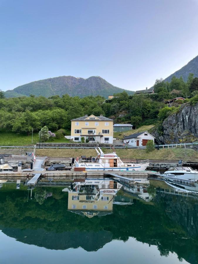 Svingen Guesthouse - Panoramic Fjord Views In Флам Экстерьер фото