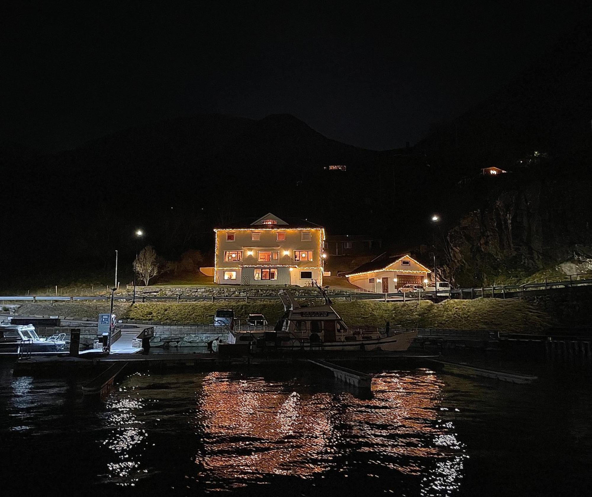 Svingen Guesthouse - Panoramic Fjord Views In Флам Экстерьер фото